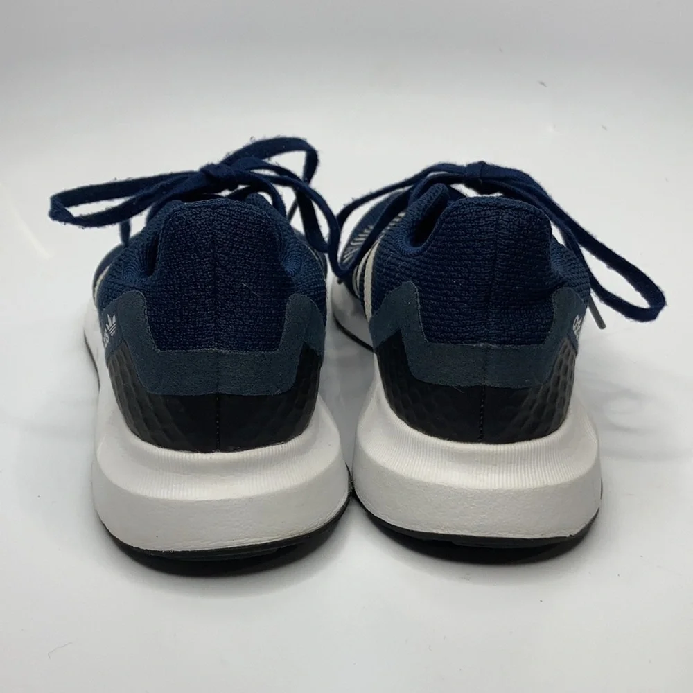 Adidas Originals swift run RF sneakers size 6‎